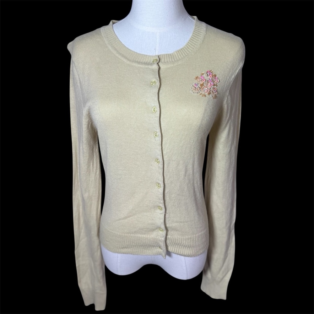 Vintage Eyeshadow Light Green Button-Up Lace Beaded Women's Sweater